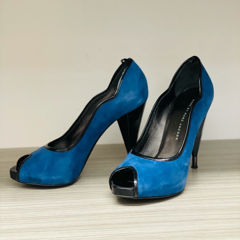 Marc By Marc Jacobs suede leather heels